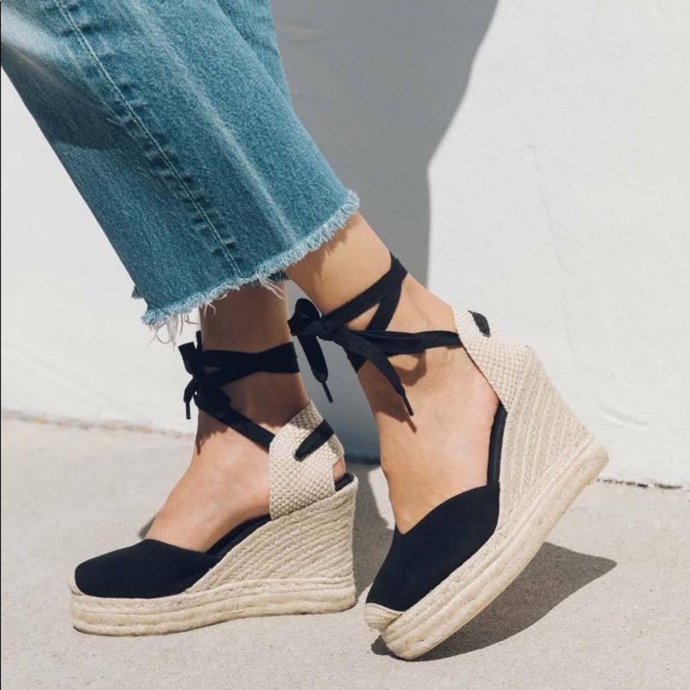 NEW in box Soludos Espadrille sandal wedges black